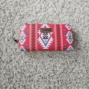 Wrangler Red and Brown Zip Wallet with Southwestern Motif